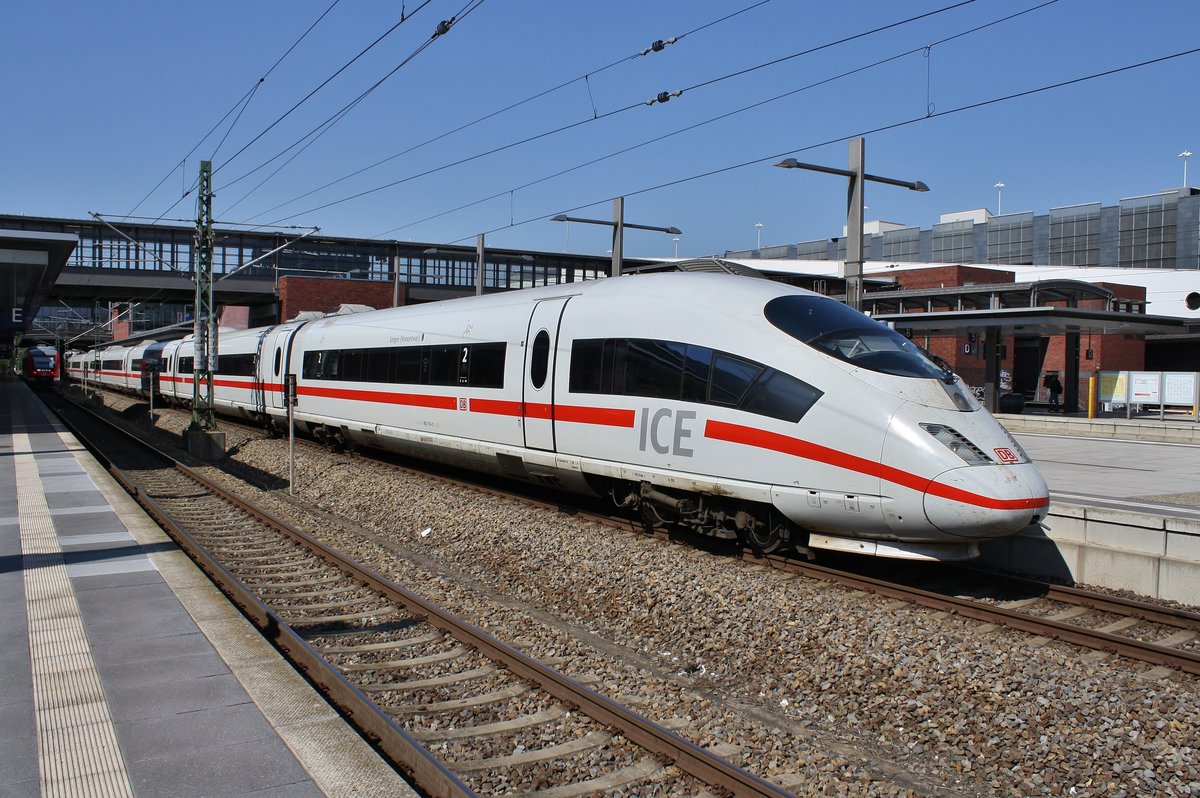 403 515-0  Singen(Hohentwiel)  fährt am 19.4.2019 als ICE1006 von München Hauptbahnhof in Berlin Gesundbrunnen ein. 