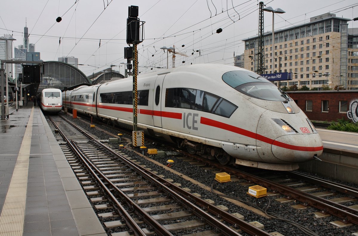 403 516-8  Siegburg  steht am 02.10.2017 als ICE623 von Essen Hauptbahnhof nach München Hauptbahnhof im Frankfurter Hauptbahnhof.