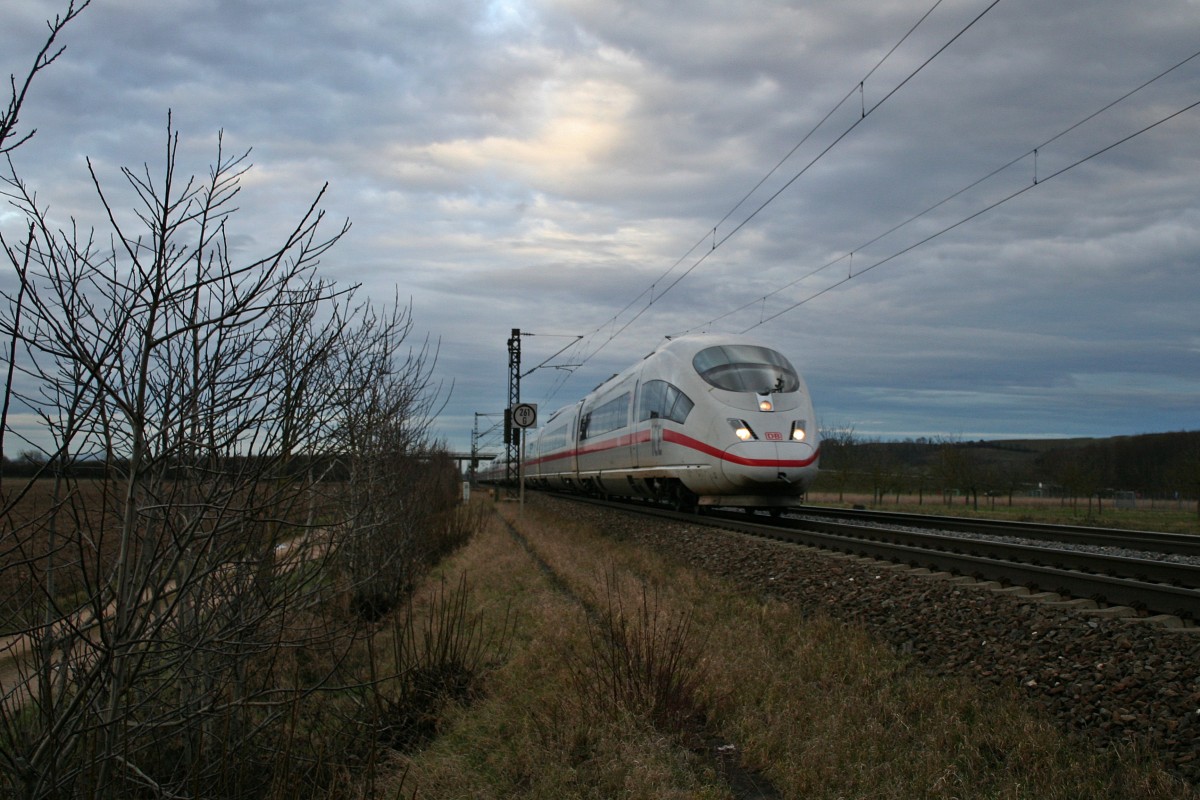 403 533-3 als ICE 107 von Dortmund Hbf nach Basel SBB am Nachmittag des 06.01.14 bei Hgelheim.