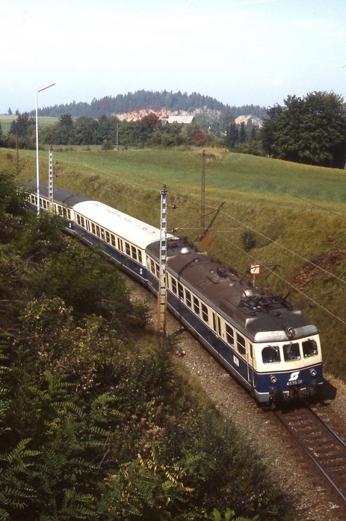 4030.20 im Sommer 1979 kurz vor dem Bahnhof Rosenbach