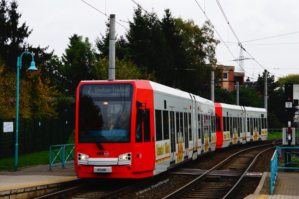 4046 als Linie 7 an der Haltestelle Poll Salmstrae mit dem Fahrtziel  Deutzer Freiheit  am 13.10.2013.