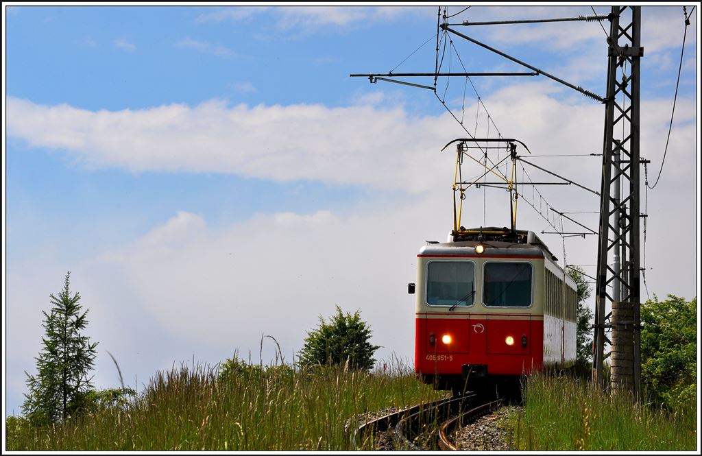 405 951-5 erreicht in Kürze Štrba. (05.06.2014)