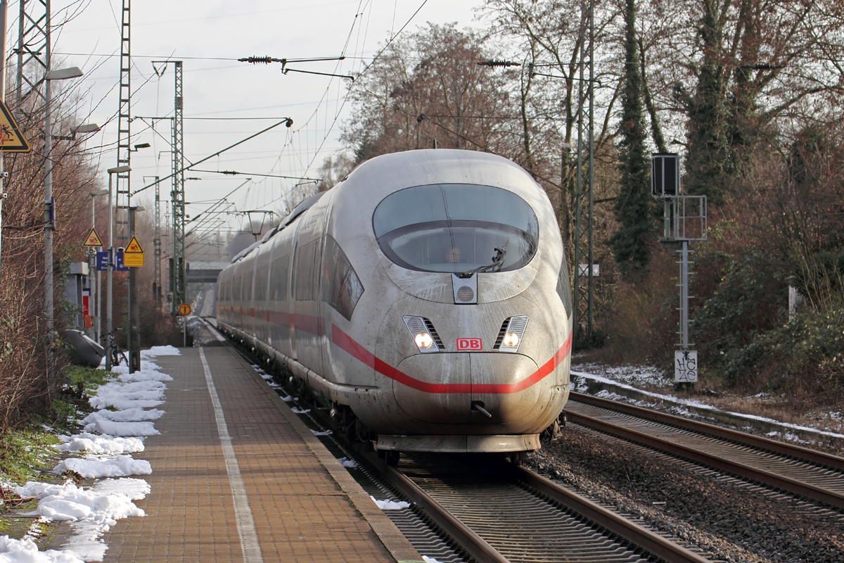 406 004-2 als ICE 126 nach Amsterdam Centraal in Oberhausen-Holten 2.1.2017