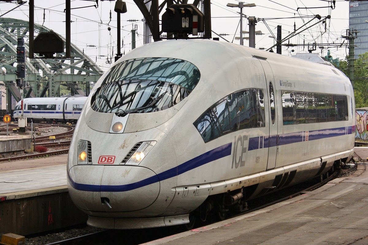 406 501-7  Europa/Europe  erreicht am 12.07.2019 als ICE210 von Frankfurt(Main) Hauptbahnhof nach Bruxelles Midi den Kölner Hauptbahnhof. 