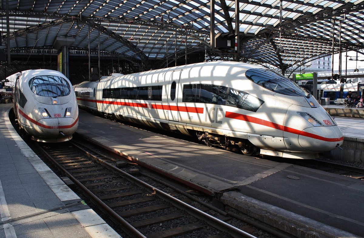 406 510-8  Frankfurt am Main  trifft am 25.05.2019 als ICE122 von Frankfurt(Main) Hauptbahnhof nach Amsterdam Centraal im Kölner Hauptbahnhof auf 406 007-5  Hannover  als ICE127 von Amsterdam Centraal nach Frankfurt(Main) Hauptbahnhof. 