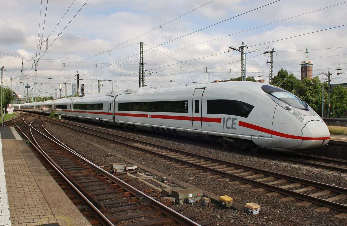 407 516-4 und 407 511-5 durchfahren am 4.7.2017 als ICE515 von Dortmund Hauptbahnhof nach München Hauptbahnhof den Bahnhof Köln Messe/Deutz in östlicher Richtung.