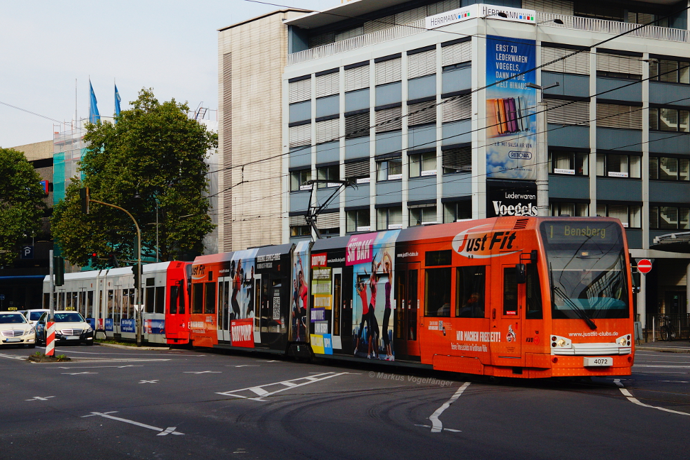 4072 auf der C�cilienstra�e am 21.09.2013.

