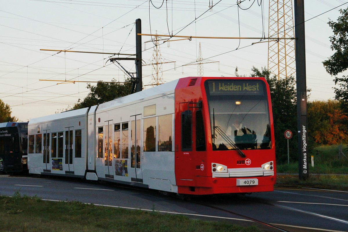 4079 hat eine Neulackierung in die aktuellen KVB-Farben erhalten. Hier zu sehen auf der Aachener Strae in Weiden am 04.09.2013.