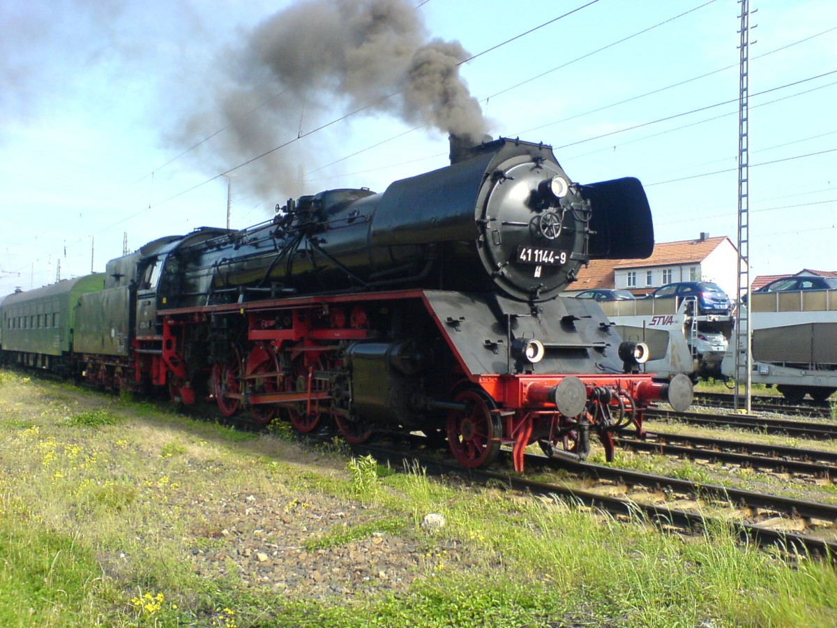 41 1144-9 am 16.05.2007 im Rbf Eisenach. Kurz vor 10.00 Uhr ging es Richtung Leipzig-Plagwitz.