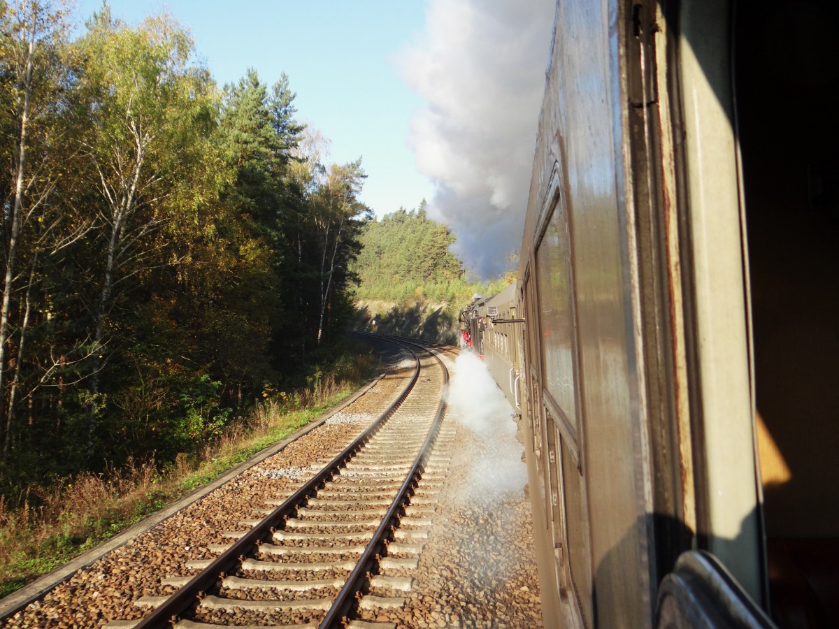 41 1144-9 mit dem Nordhäuser-Express zu sehen am 19.10.14 in der Steigung nach Großschwabhausen. Die Fahrt ging von Gera nach Nordhausen und zurück. 