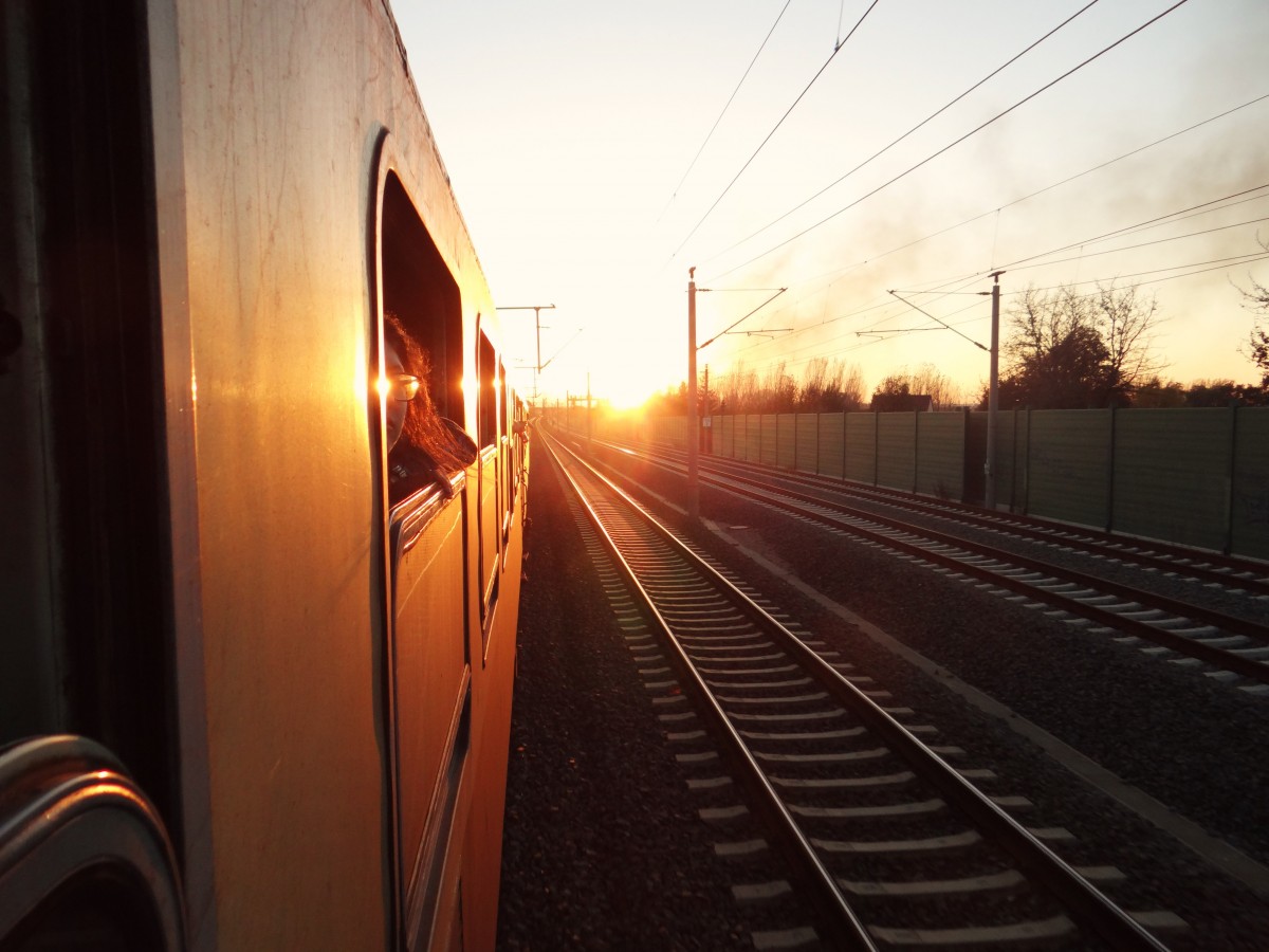 41 1144-9 mit dem Nordhäuser-Express zu sehen am 19.10.14 im Sonnenuntergang zwischen Erfurt und Weimar. 