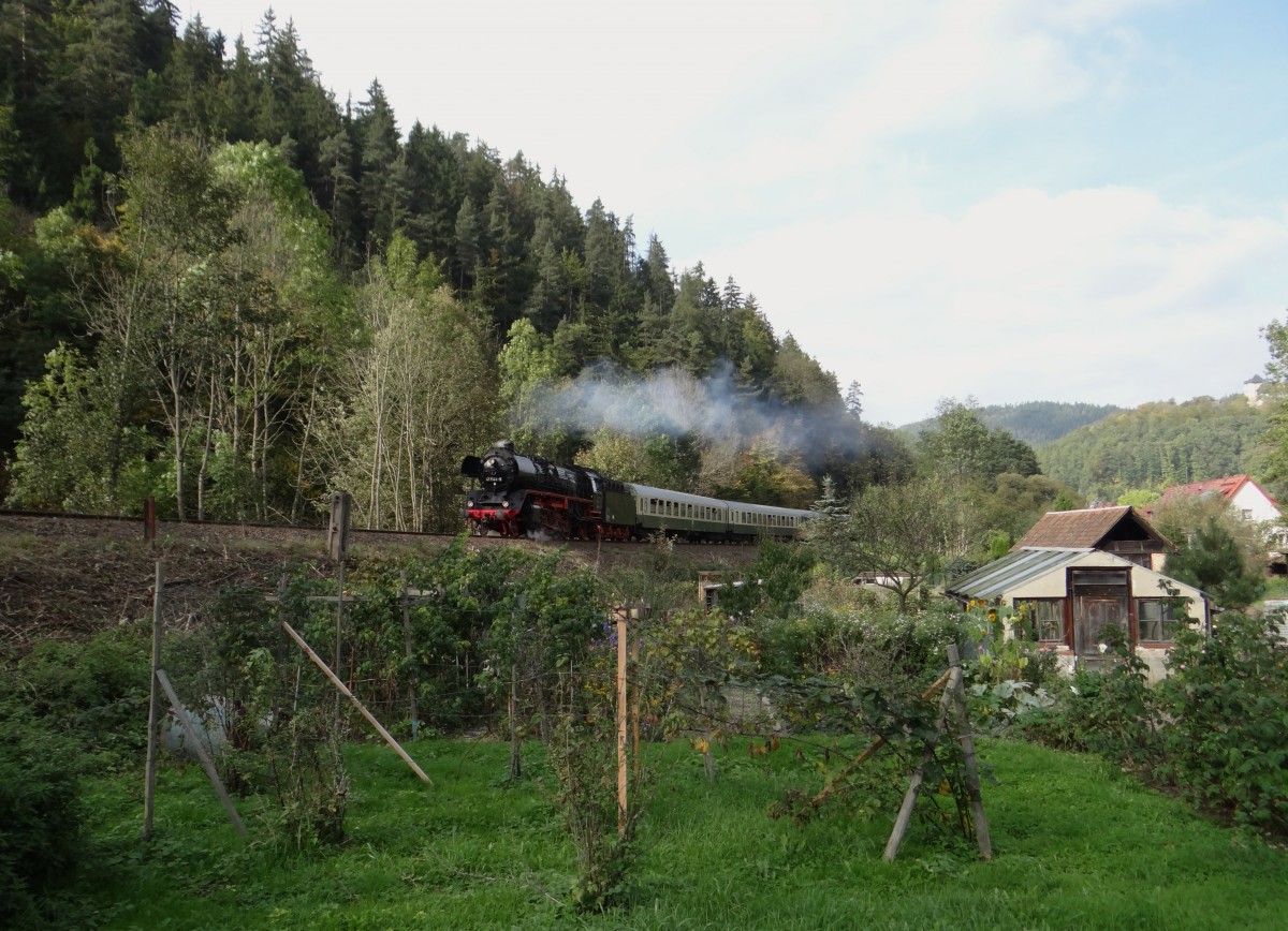 41 1144-9 mit dem Sormitztal-Express zu sehen am 05.10.14 in Leutenberg.