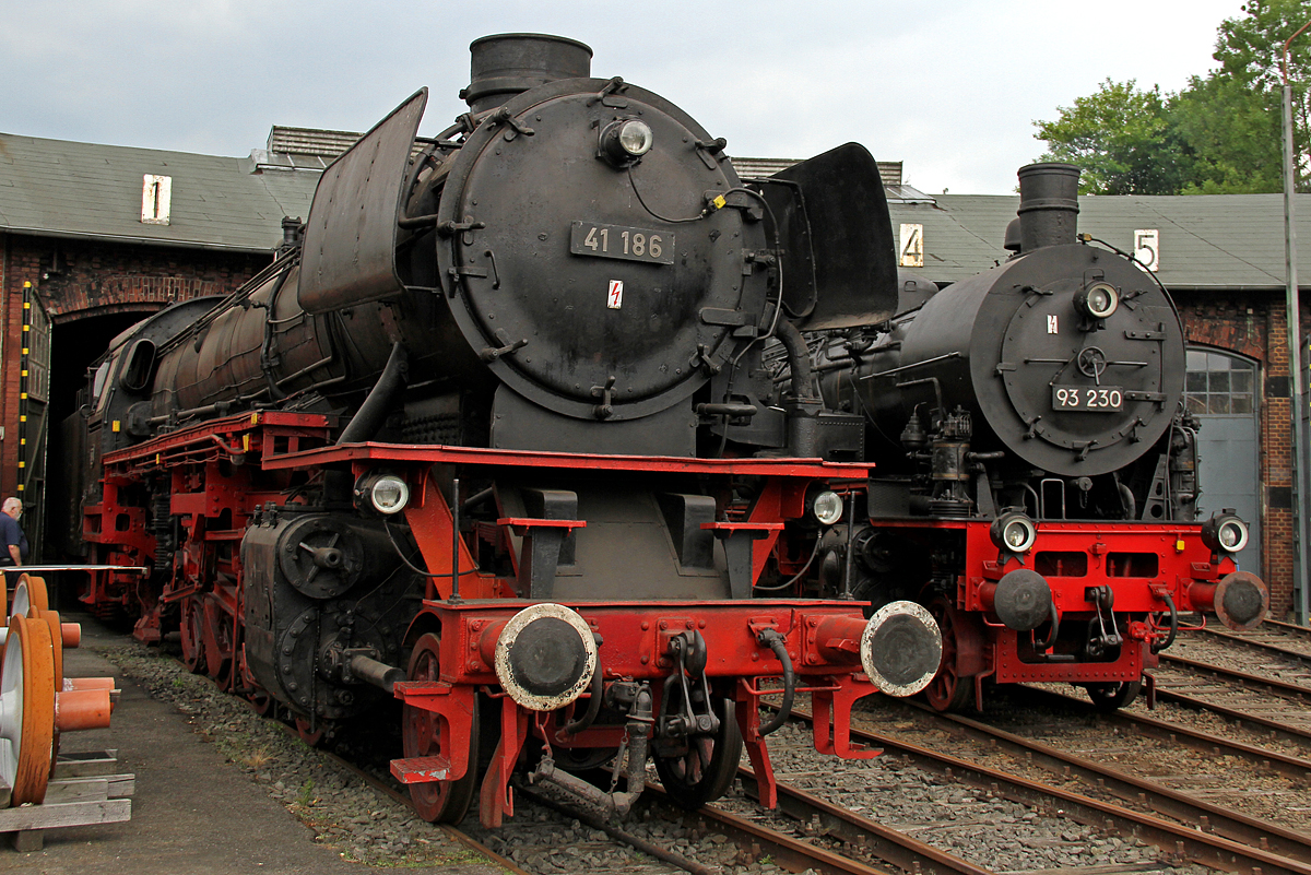 41 186 & 93 230 in Dieringhausen am 04.06.2017