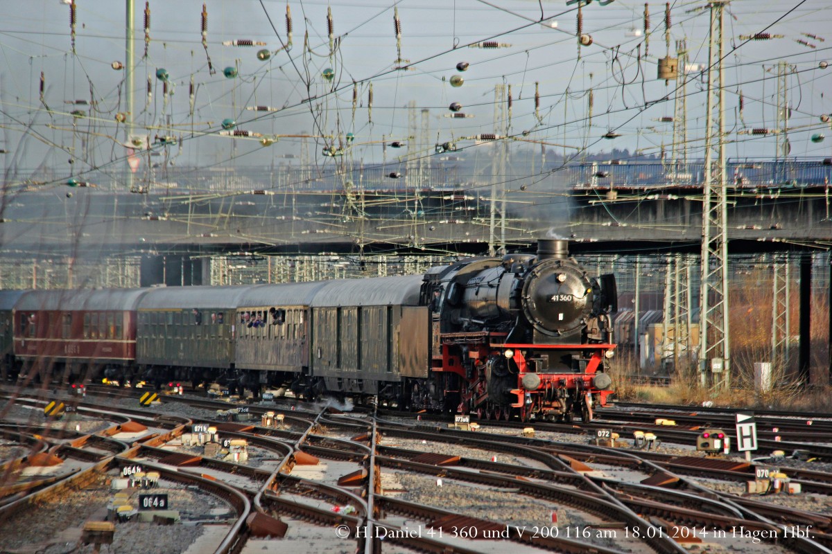 41 360 mit Sonderzug bei der Einfahrt in Hagen Hbf, Januar 2014.
