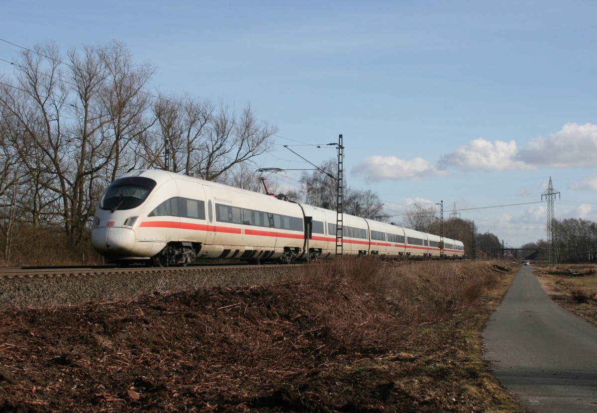 411 001 als ICE 1189 (Hamburg-Altona–Mnchen Hbf) am 20.02.2012 zwischen Ashausen und Winsen (Luhe)