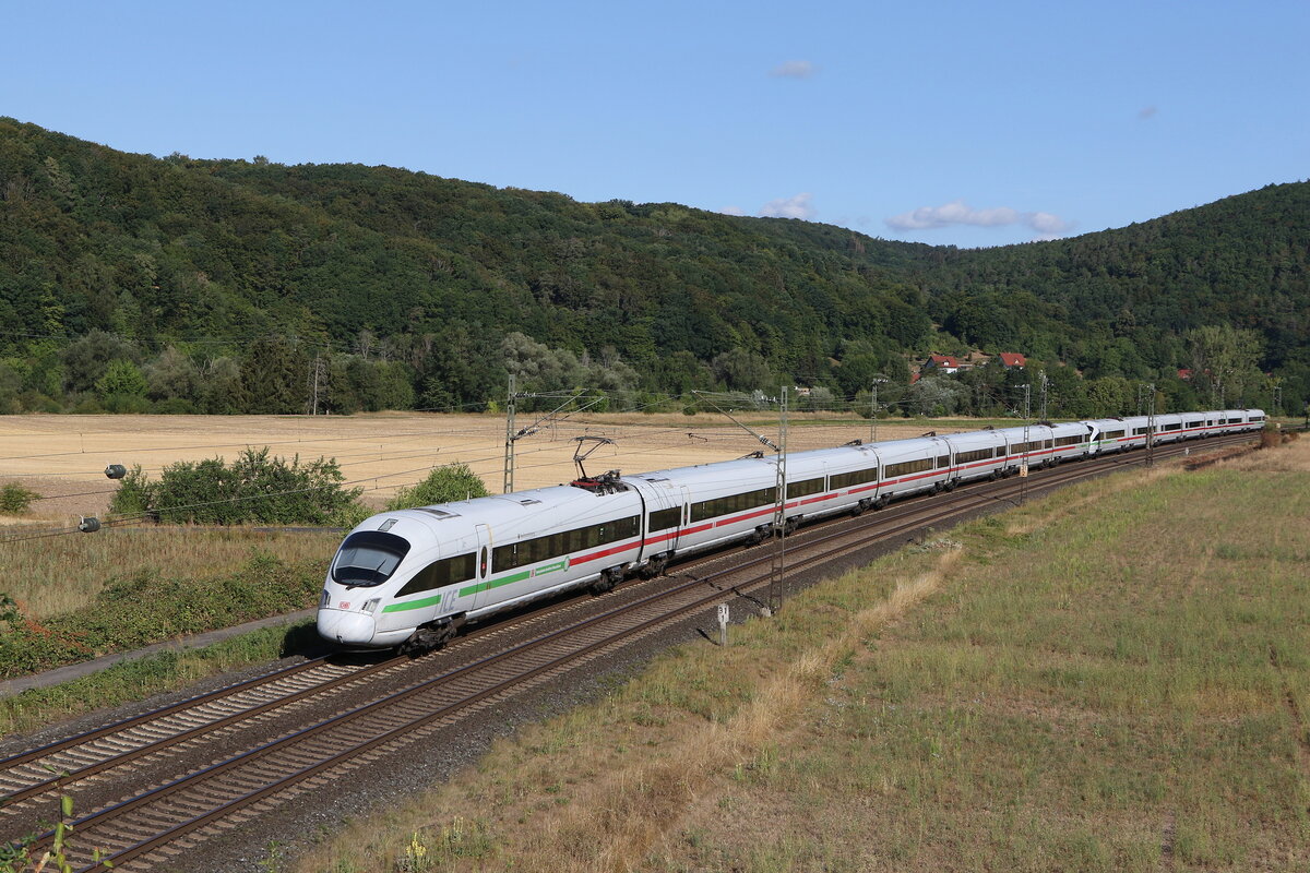 411 002  Neubrandenburg  auf dem Weg nach Würzburg am 6. August 2022 bei Harrbach.
