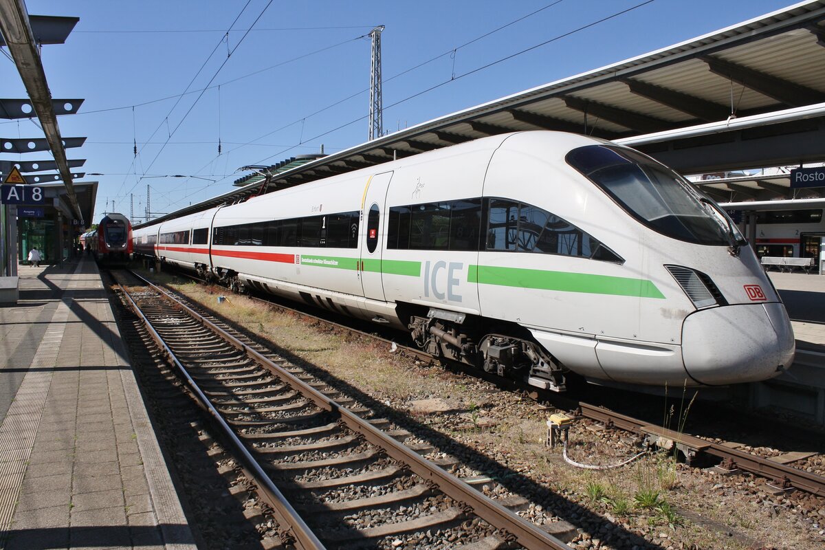 411 006-0  Erfurt  fährt am 08.06.2021 als ICE1582 von Nürnberg Hauptbahnhof nach Stralsund Hauptbahnhof in den Rostocker Hauptbahnhof ein. 