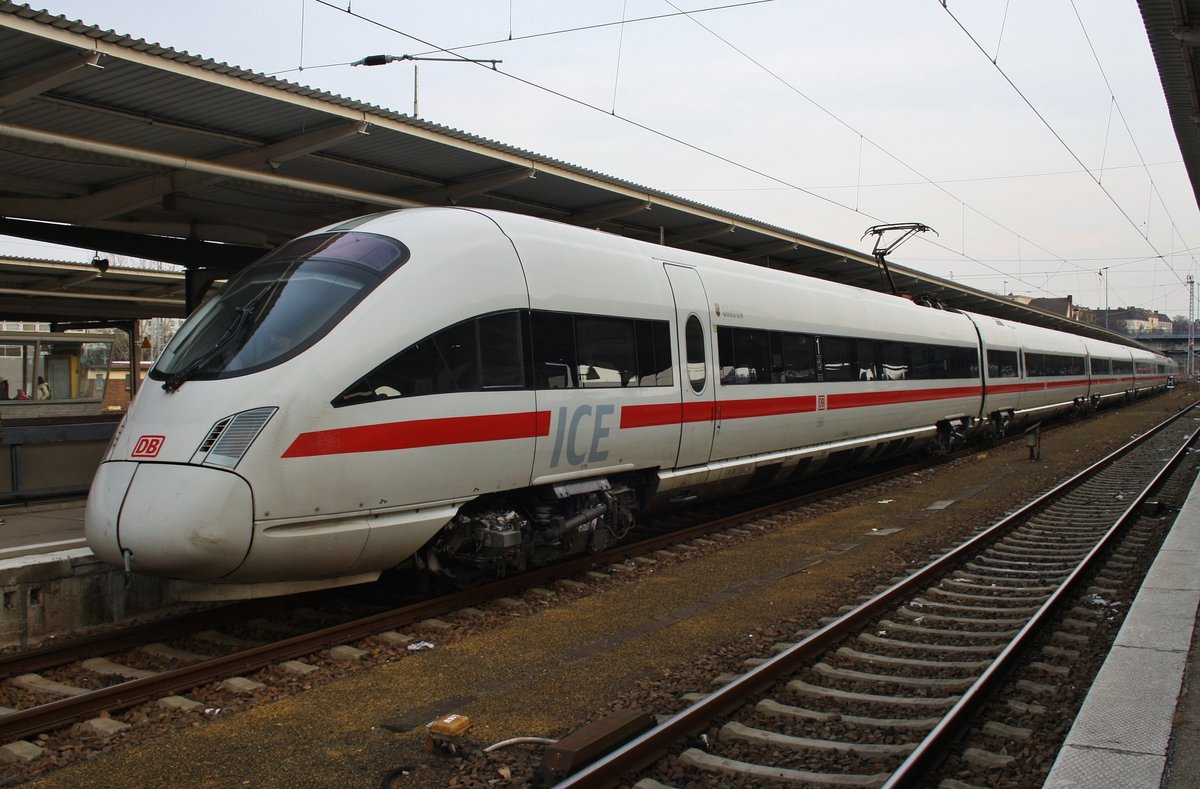 411 009-4  Güstrow  steht am 11.2.2017 als ICE1731 von Erfurt Hauptbahnhof nach Stralsund Hauptbahnhof in Berlin Lichtenberg.