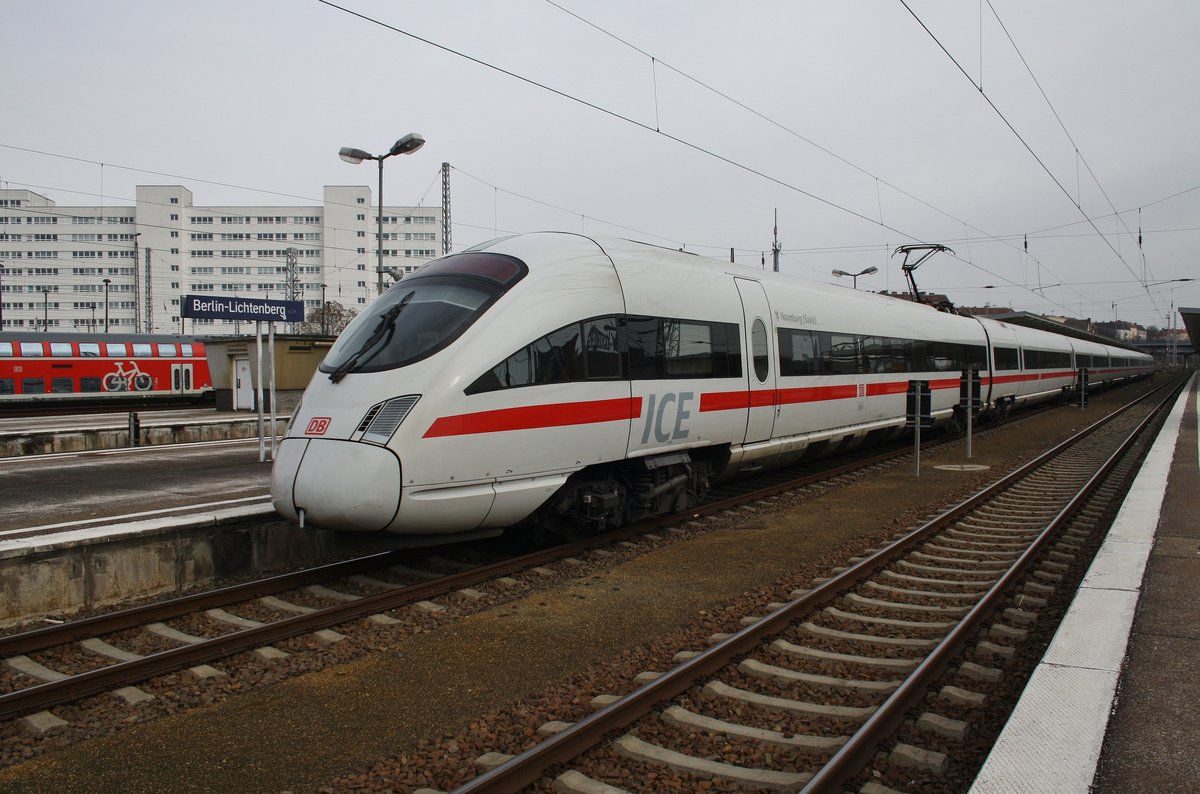 411 010-2  Naumburg(Saale)  fährt am 11.3.2017 als ICE1731 von Erfurt Hauptbahnhof nach Stralsund Hauptbahnhof in Berlin Lichtenberg ein.