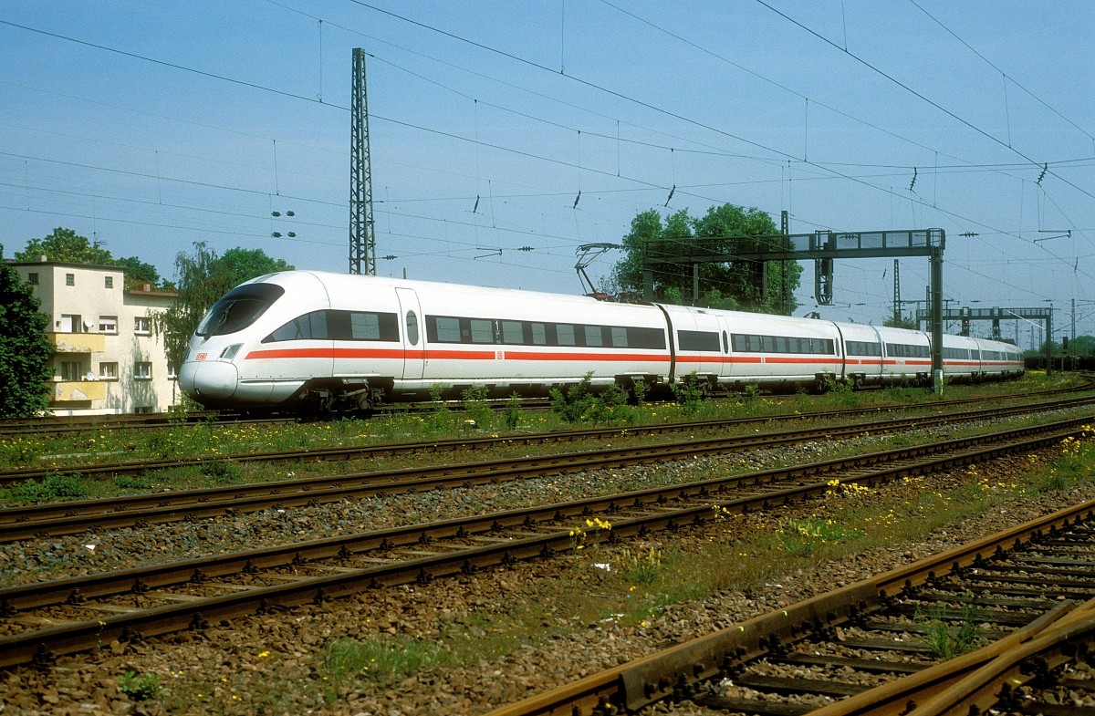  411 015  Neustadt ( Weinstr. )  07.05.02