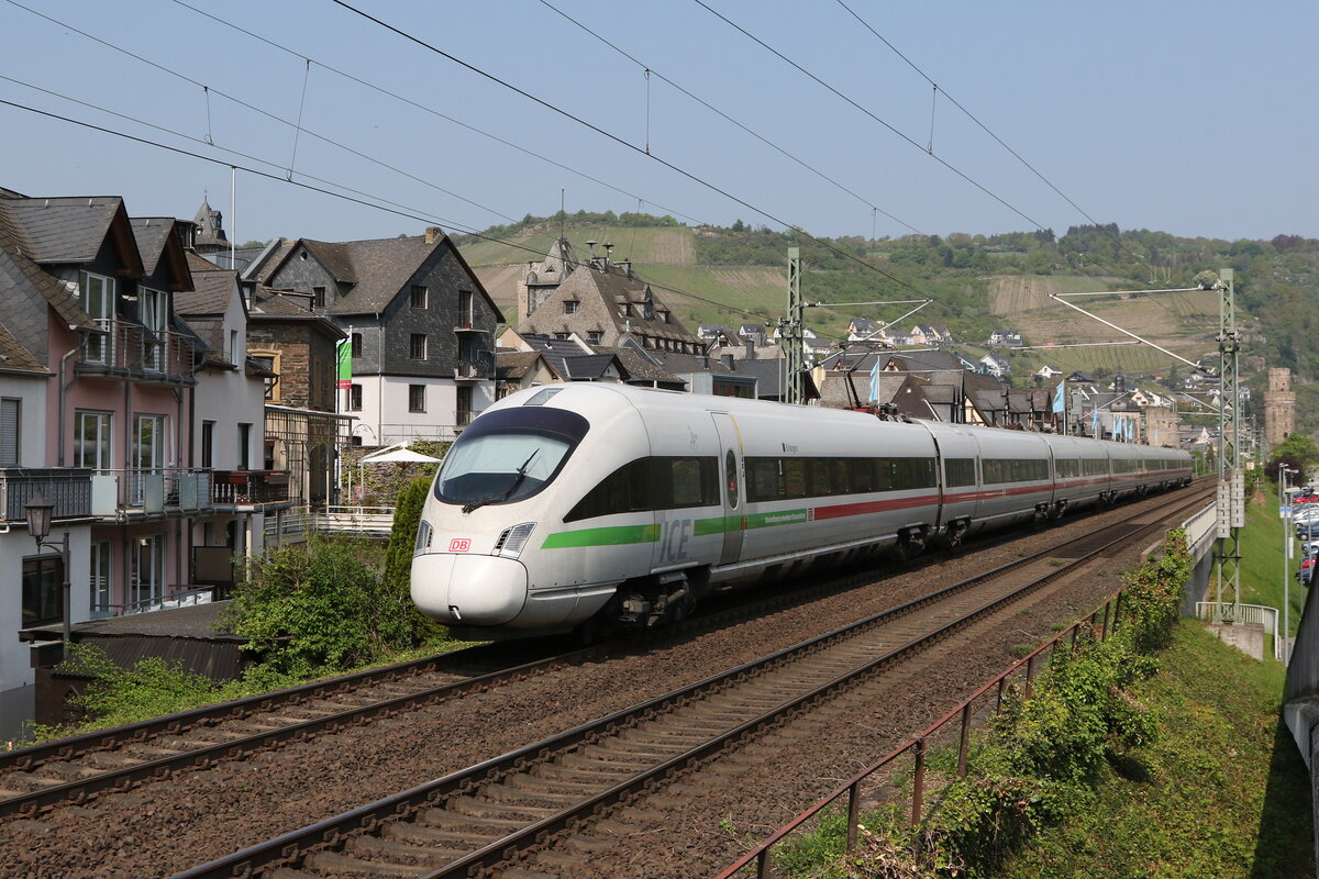 411 017  Erlangen  am 4. Mai 2022 in Oberwesel am Rhein.