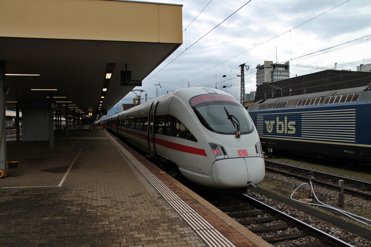 411 018-5  Plauen/Vogtland  stand am 14.01.2014 zusammen mit 411 004-5  Arnstadt  als ICE 2903 (Berlin Ostbahnhof - Basel SBB) in Basel Bad Bf. Dieser ICE fuhr Außerplanmäßig als Ersatz für den ICE 271, da der Planmäßige 401 ausgefallen ist.