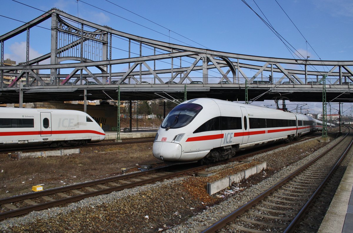 411 025-0  Arnstadt  verlässt am 11.3.2017 zusammen mit 411 007-8  Pirna  Berlin Gesundbrunnen nach Berlin Rummelsburg. Zuvor kam das ICE-Doppel als ICE545/555 von Köln Hauptbahnhof in die Bundeshauptstdt.