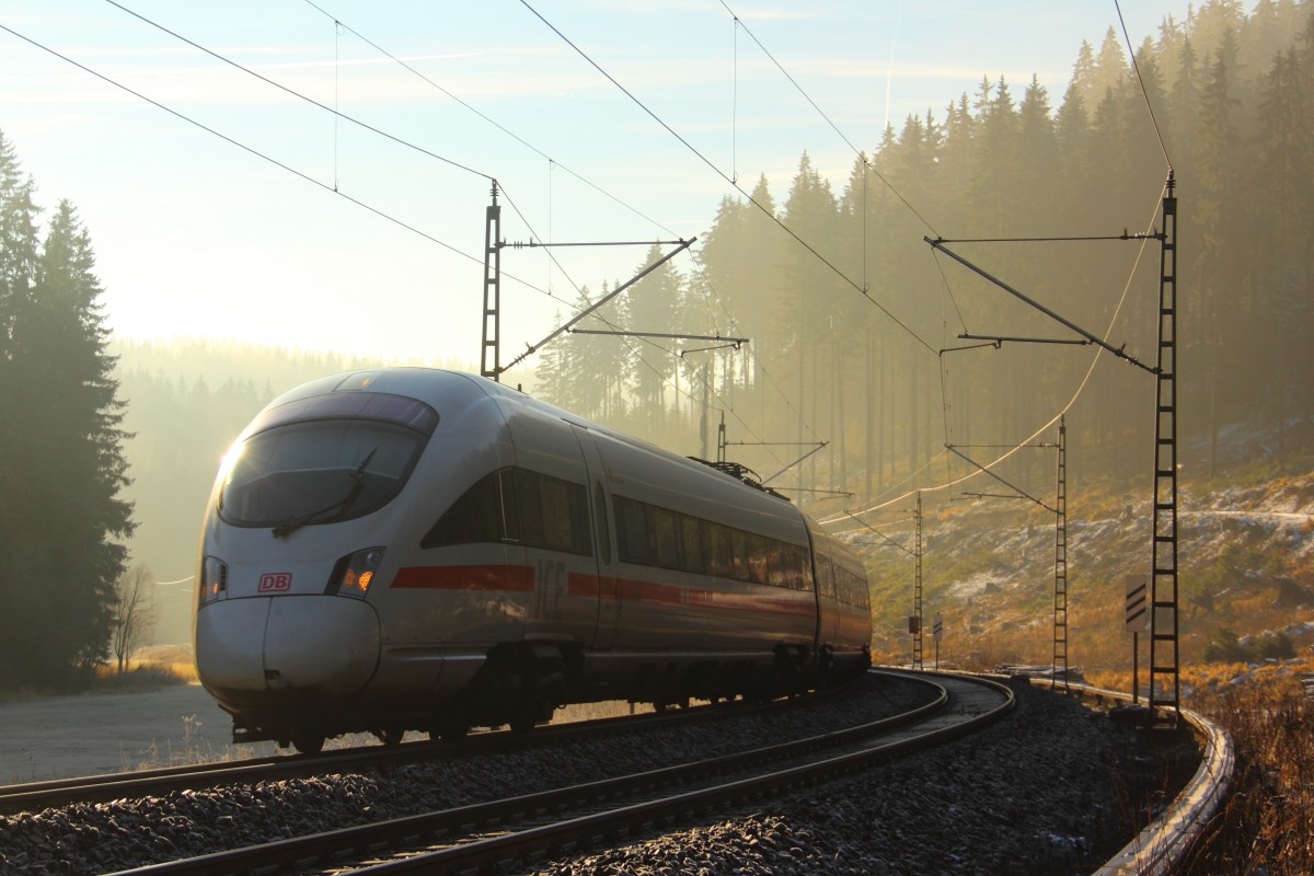 411 027-6  Weimar  bei F�rtschendorf am 16.12.2013.