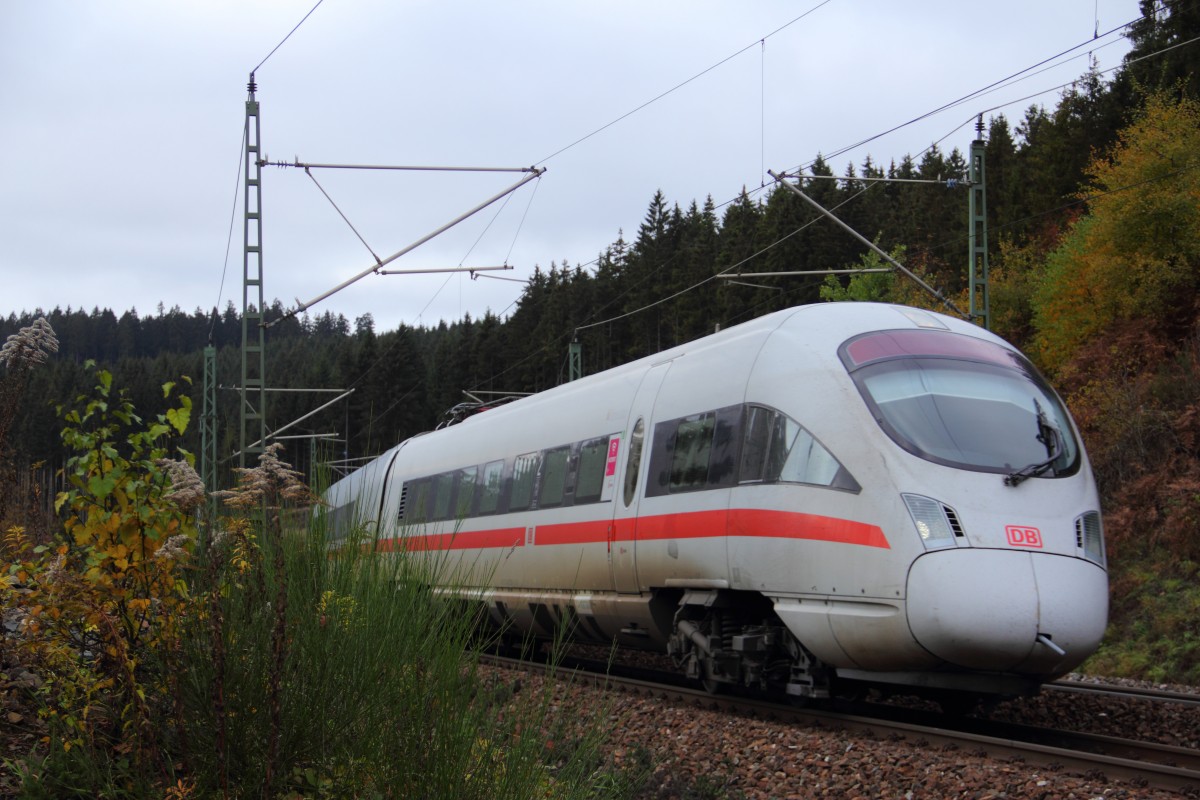 411 053-2  Ilmenau  bei Steinbach im Frankenwald am 23.10.2015. 