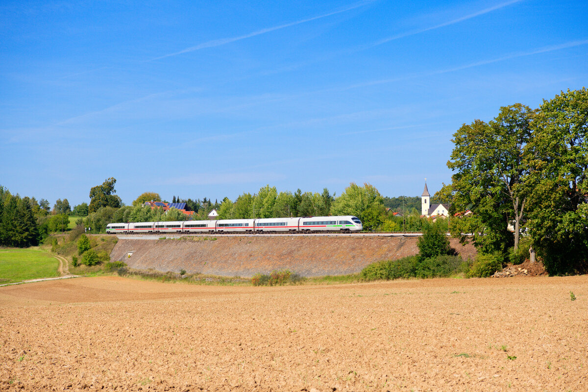 411 063 DB Fernverkehr  Ostseebad Binz  als ICE 93 (Berlin Gesundbrunnen - Wien Hbf) bei Laaber, 14.09.2020