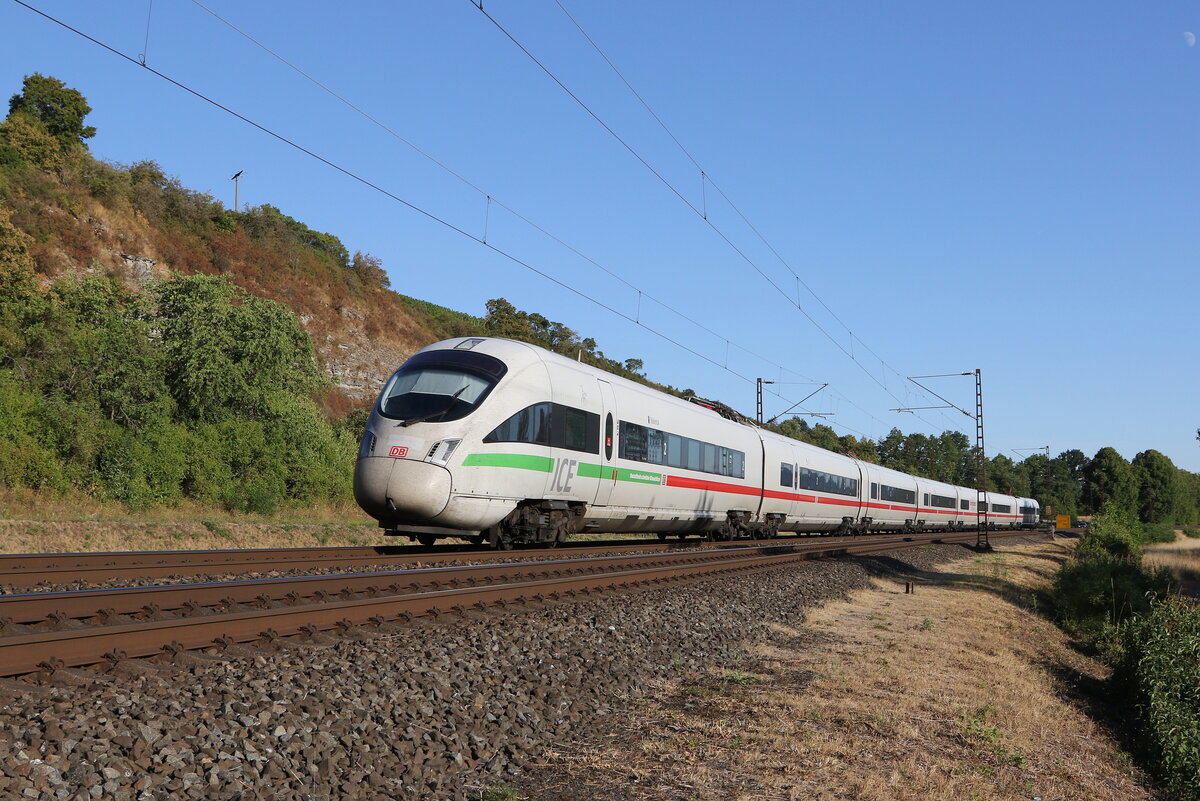411 064  Rödental  war am 6. August 2022 bei Himmelstadt in Richtung Gemünden unterwegs.