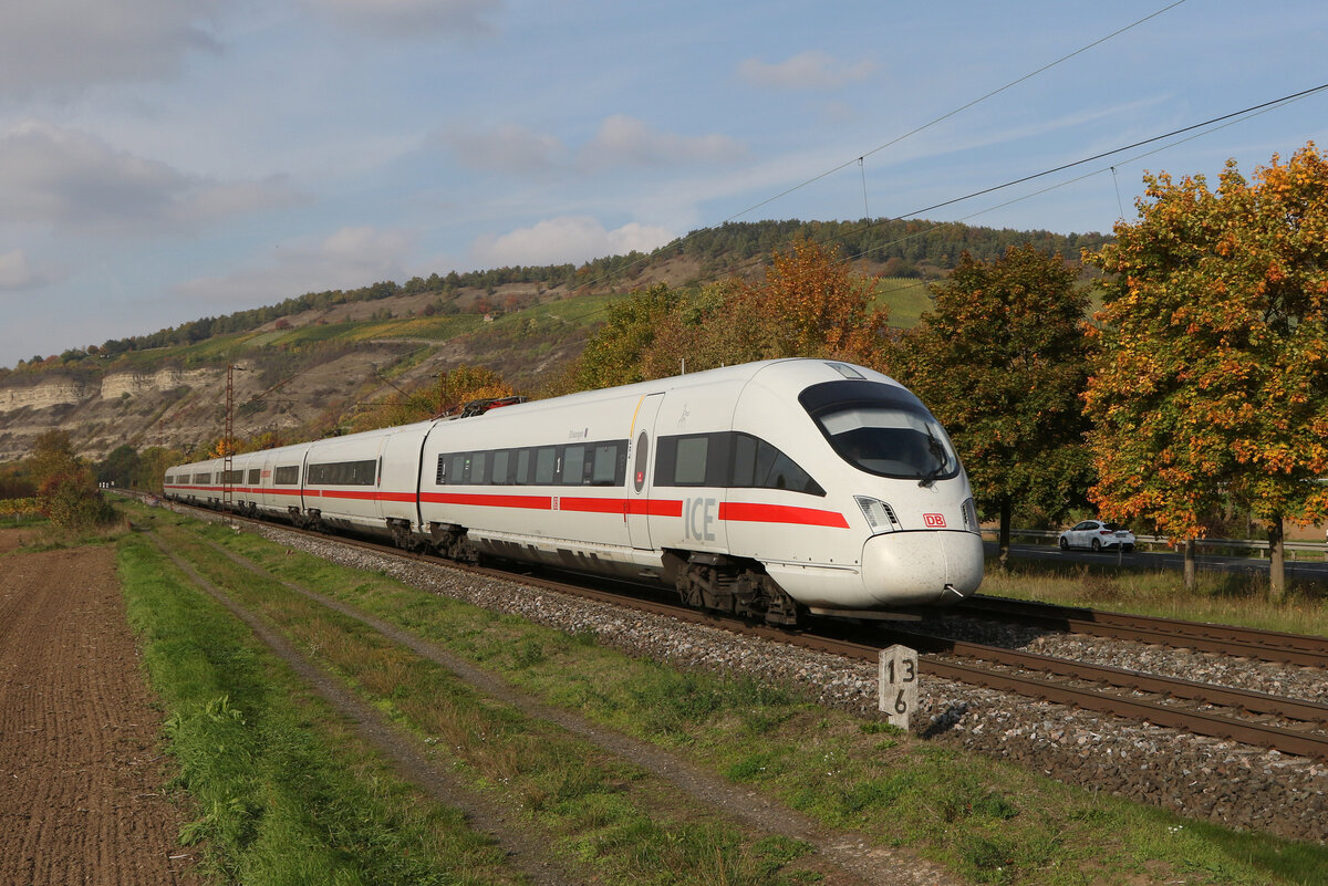 411 068  Ellwangen  war am 12. Oktober 2022 bei Thüngersheim in Richtung Würzburg unterwegs.