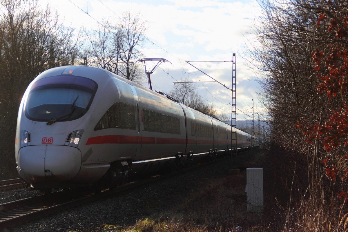411 076-3  Coburg  bei Michelau am 09.02.2014.