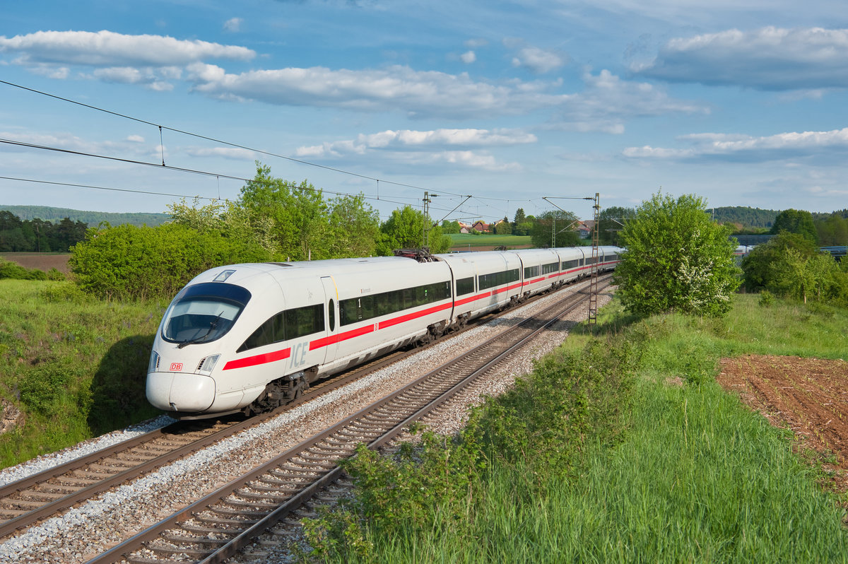 411 080  Darmstadt  und ein weiterer 411er als ICE 90 (Wien Hbf - Hamburg-Altona) bei Dettenhofen, 23.05.2019