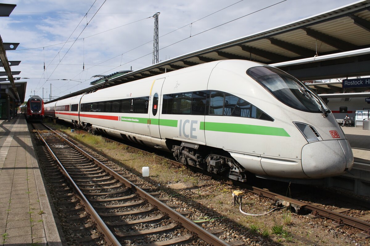 411 082-1  Mainz  fährt am 28.05.2021 als ICE685 von Stralsund Hauptbahnhof nach Nürnberg Hauptbahnhof in den Rostocker Hauptbahnhof ein. 