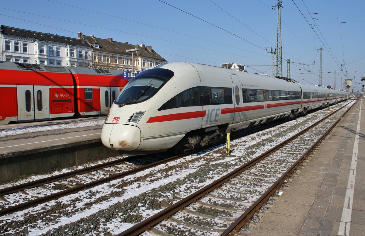 411 512-7  Freie und Hansestadt Hamburg  fährt am 3.3.2018 als ICE1526 von Jena Paradies in Hamburg-Altona ein.