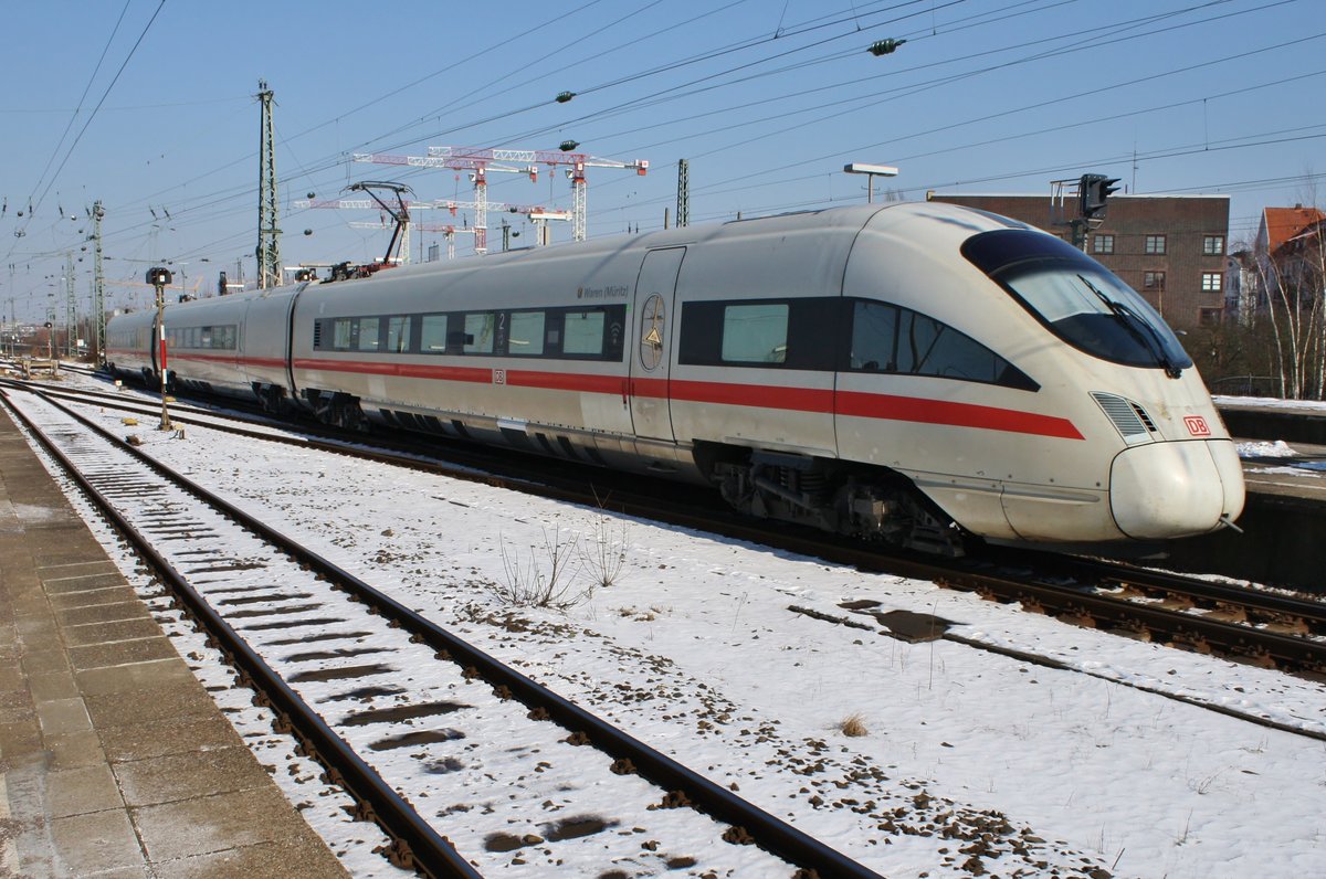 411 565-4  Waren(Müritz)  verlässt am 3.3.2018 als ICE1513 nach München Hauptbahnhof den Bahnhof Hamburg-Altona.