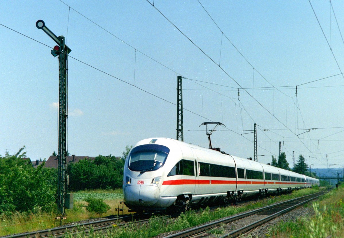 411 xxx als ICE 1516 (Mnchen Hbf–Berlin–Hamburg-Altona) am 05.07.2006 in Eggolsheim