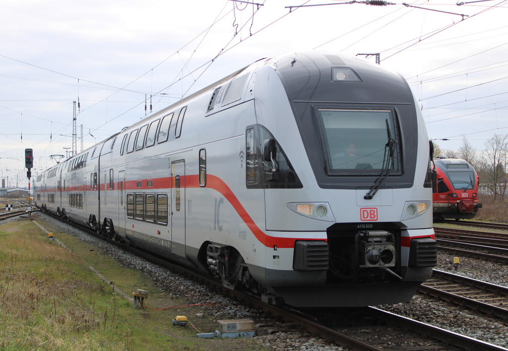 4110 609-3 als IC 2179(Rostock-Dresden)bei der Bereitstellung am 08.03.2020 im Rostocker Hbf.