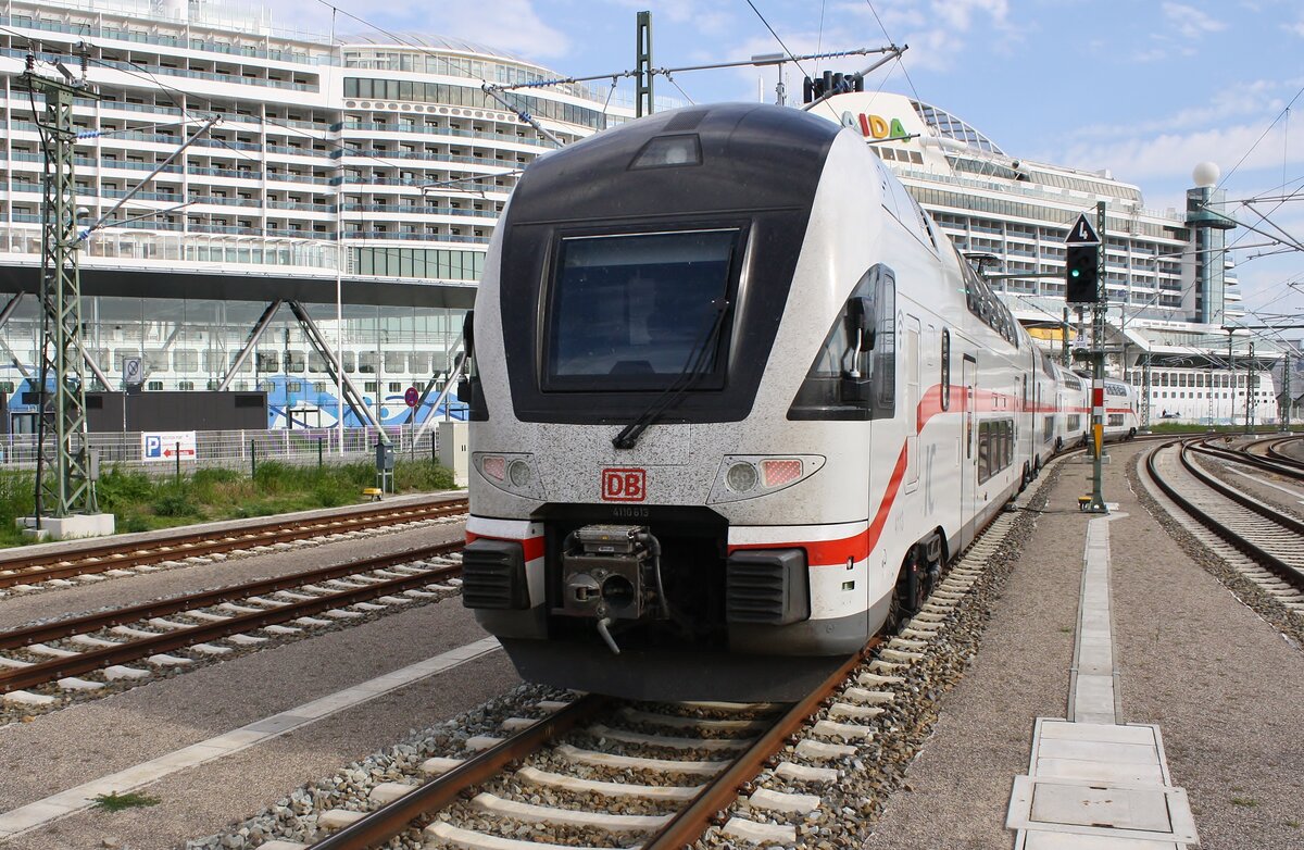 4110 613-5 verlässt am 02.06.2021 als IC2275 von Warnemünde nach Dresden Hauptbahnhof den Startbahnhof. 