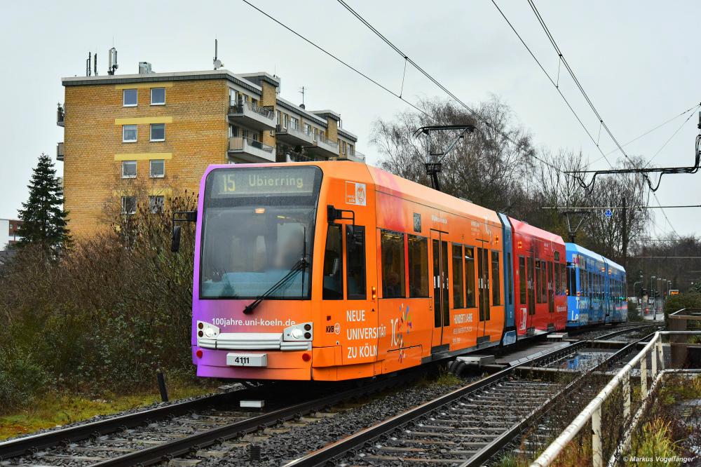 4111 auf der Neusser Straße am 02.02.2020.