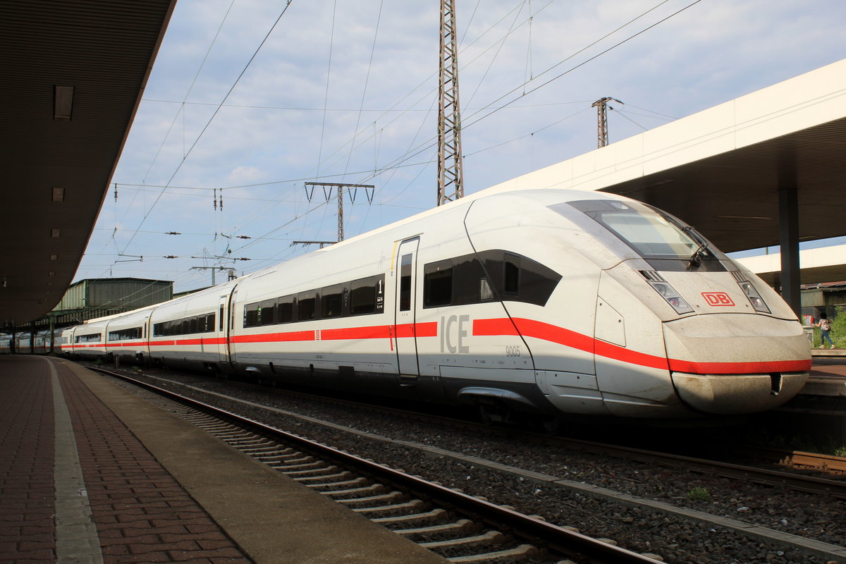 412 005 [Tz 9005] stand am 05.06.19, als ICE1113 Hamburg Altona - München Hbf, im Duisburger Hauptbahnhof.