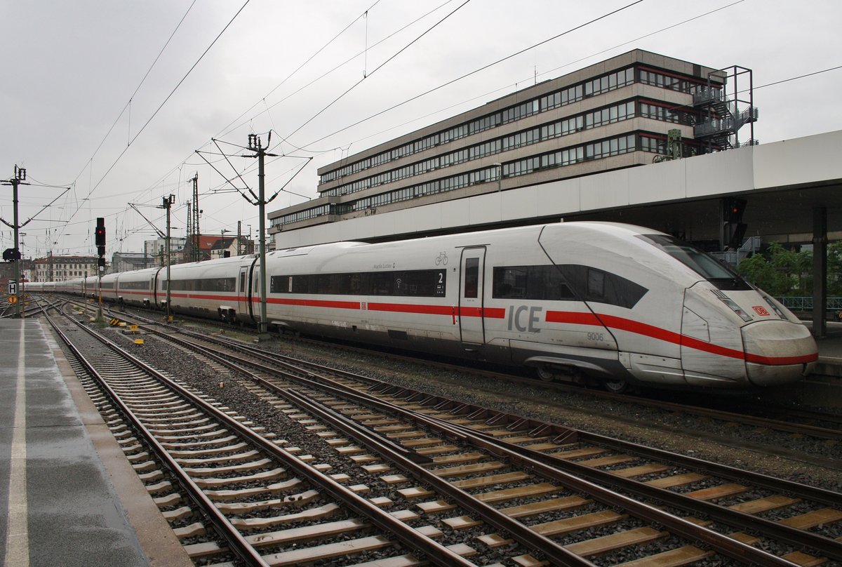412 006  Martin Luther  verlässt am 5.8.2017 als ICE787 von Hamburg-Altona nach München Hauptbahnhof den Hannoverschen Hauptbahnhof.