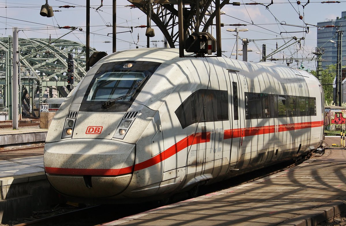 412 007 (5812 007-3) erreicht am 25.05.2019 als ICE611 von Dortmund Hauptbahnhof nach München Hauptbahnhof den Kölner Hauptbahnhof.