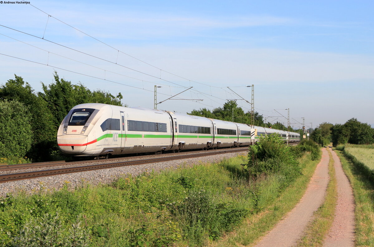 412 024 als ICE 271 (Frankfurt(Main)Hbf-Chur) bei Köndringen 16.6.21