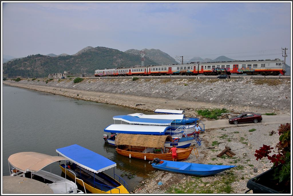 412 050 zwischen Bar und Podgorica am Skutariesee. (16.08.2015)
