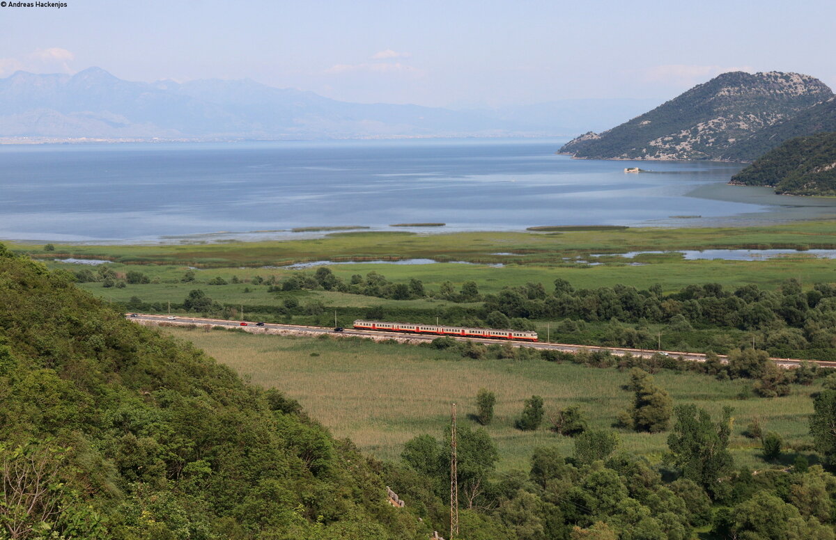 412 051/412 050 als R 6159 (Podgorica - Bar) bei Virpazar 18.6.22