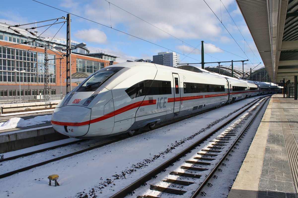 412 210 (7812 210-9) steht am 13.02.2021 als ICE853 von Köln Hauptbahnhof im Berliner Ostbahnhof. 