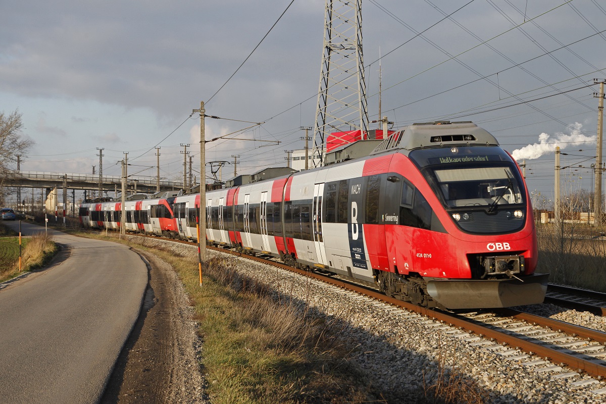 4124 011 + 4124.... im Bereich des Wiener Zentralverschiebebahnhofs am 10.12.2015.