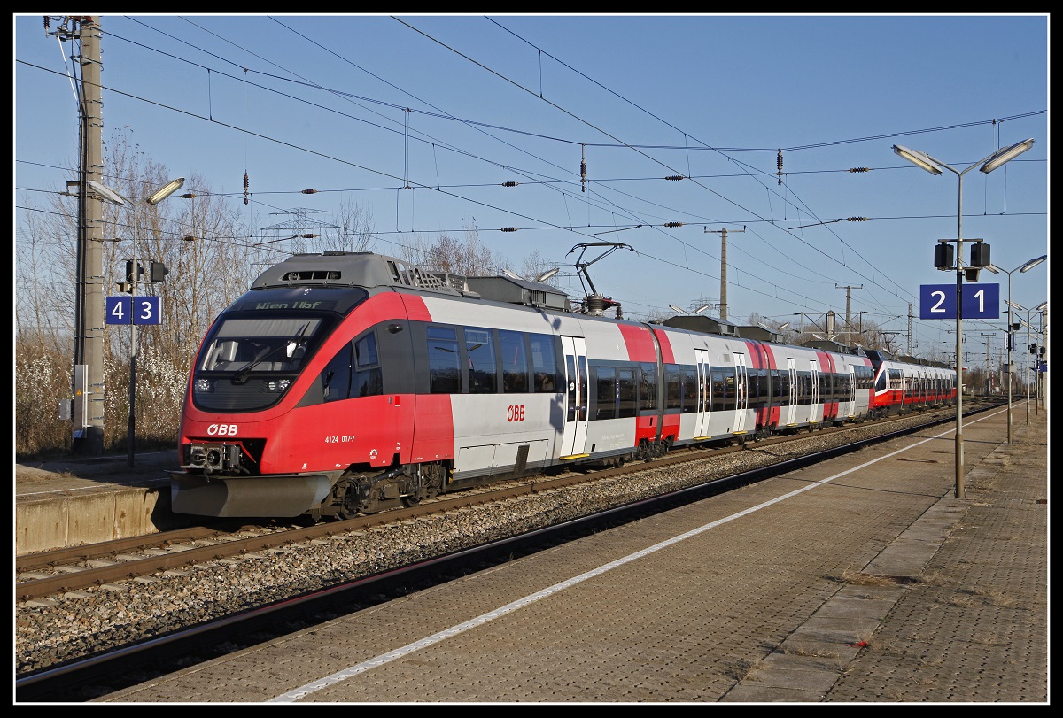 4124 017 + 4124.. in Götzendorf am 5.12.2018.